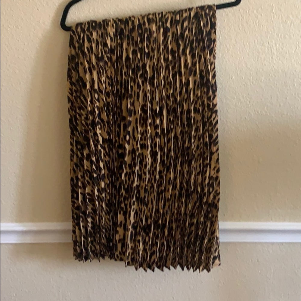 Animal print pleated skirt